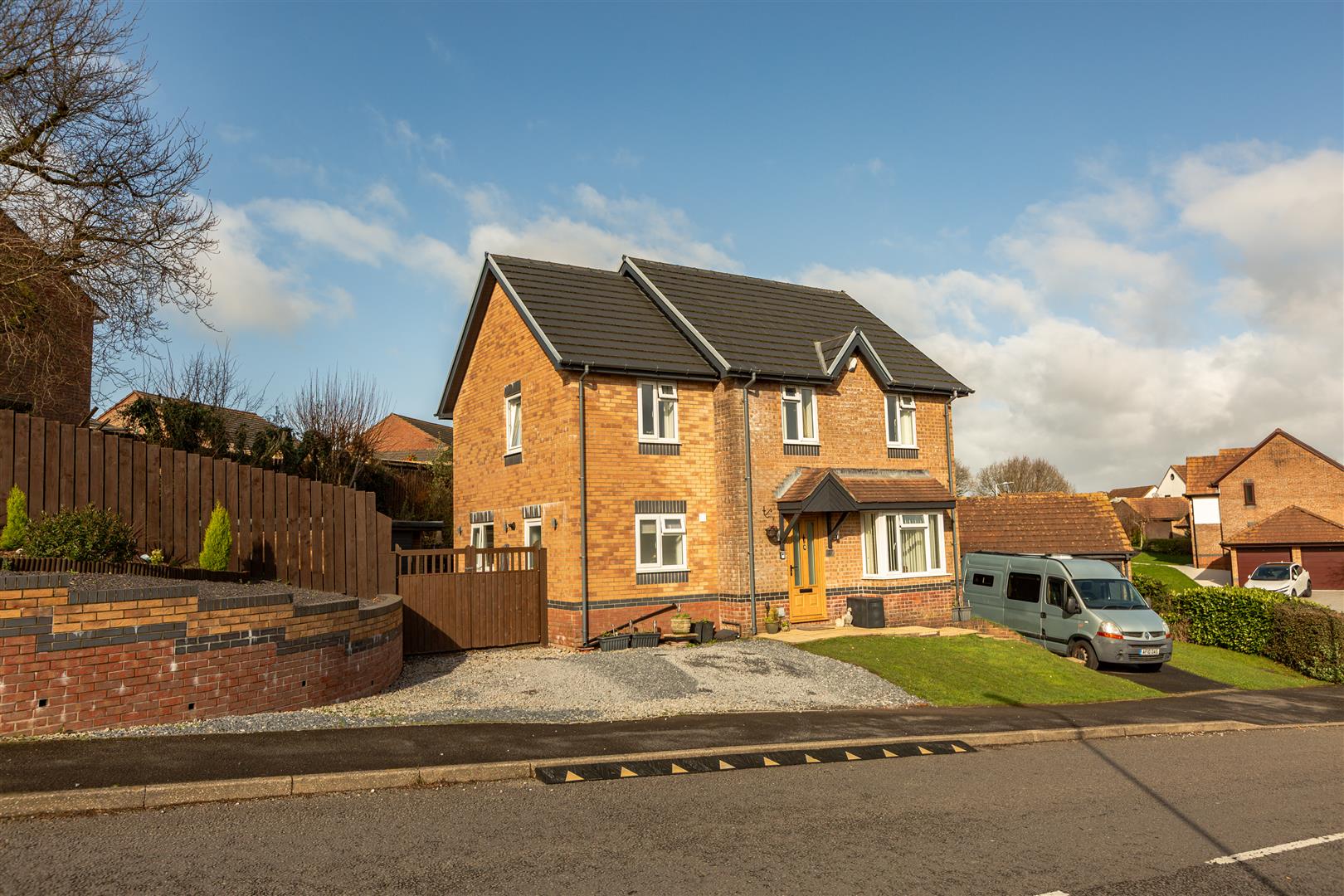 Ffordd Taliesin, Killay, Swansea, SA2 7DF